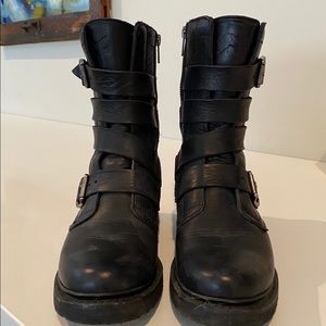 Frye Veronica Belted Short